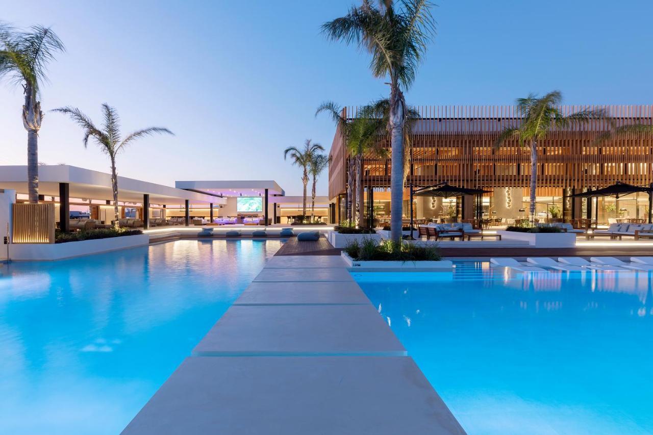 D' Andrea Lagoon All Suites - Adults Only Marmari  Exterior foto The resort at night